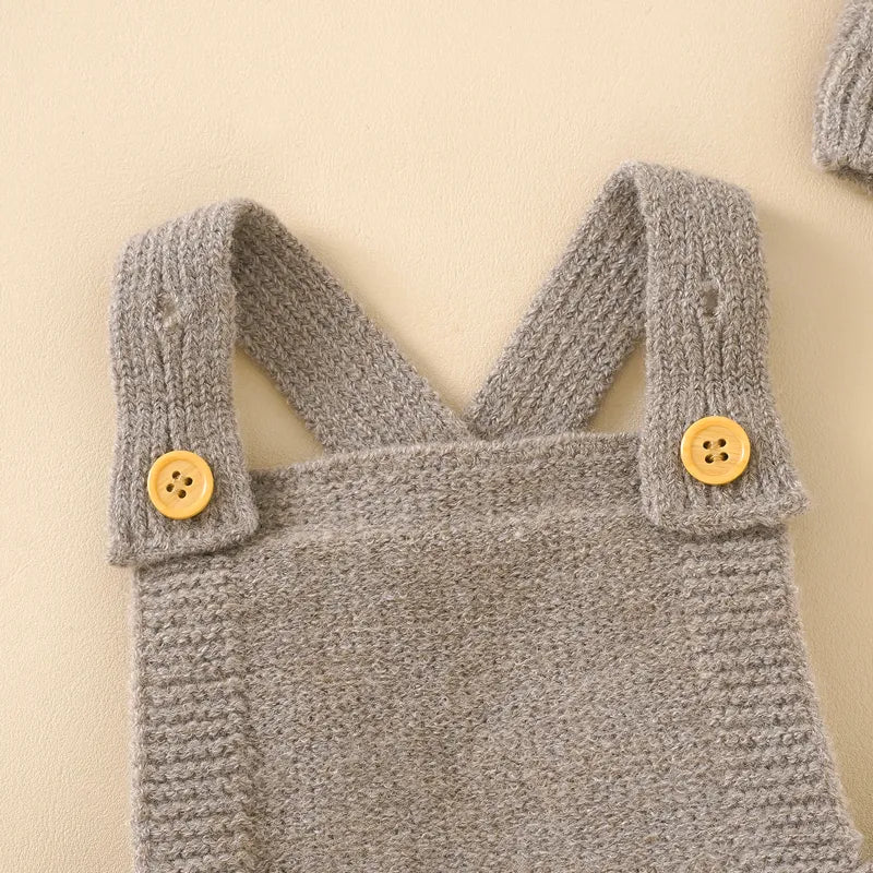 Sleeveless knitted romper and hat set for babies. 